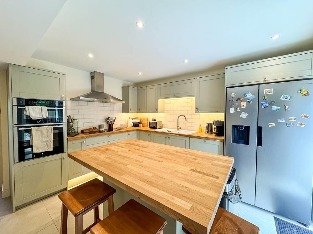 kitchen2.jpg