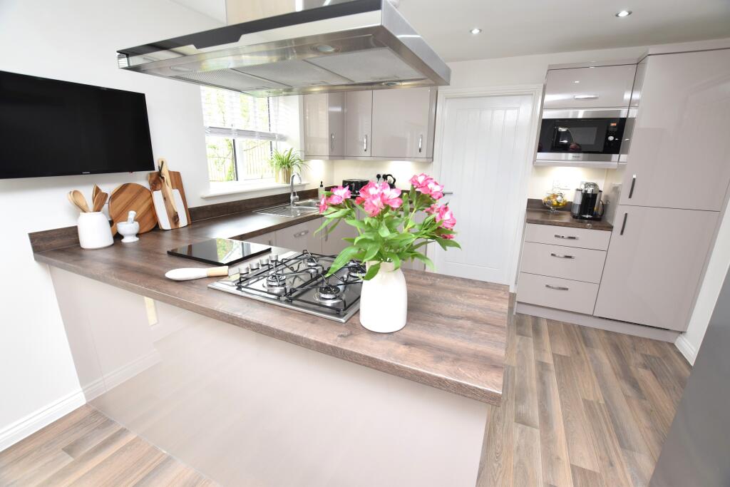 open plan kitchen/diner