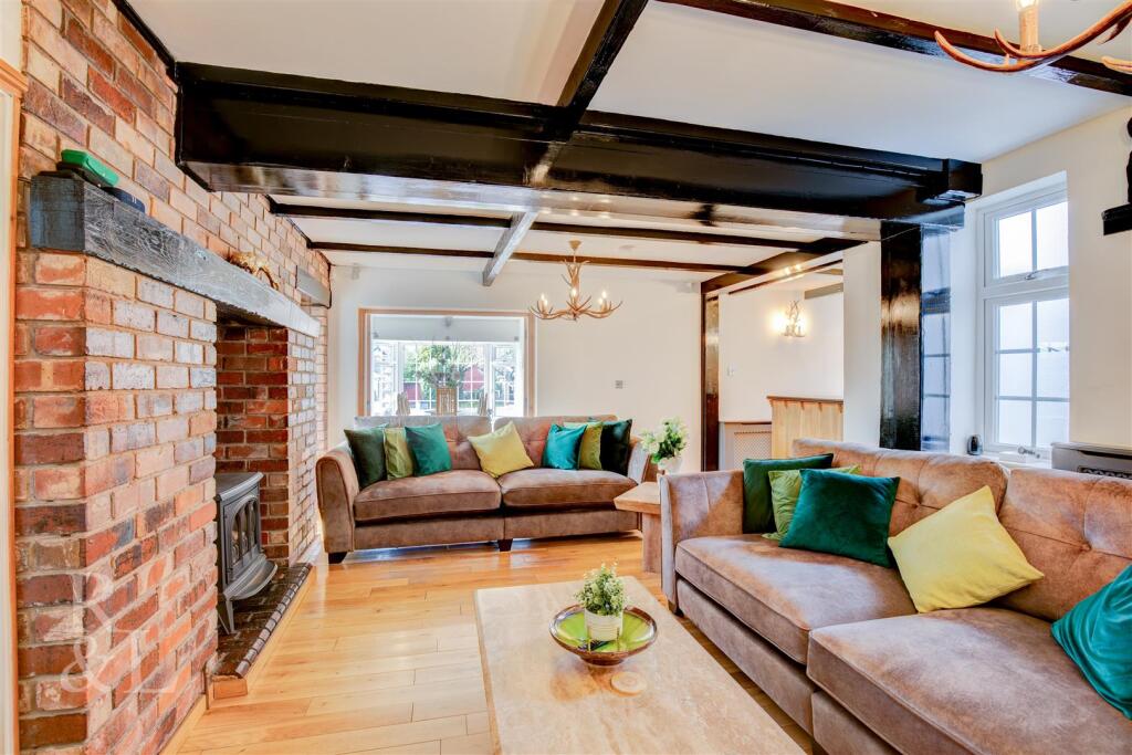 26 Lloyd Hill (54).jpg