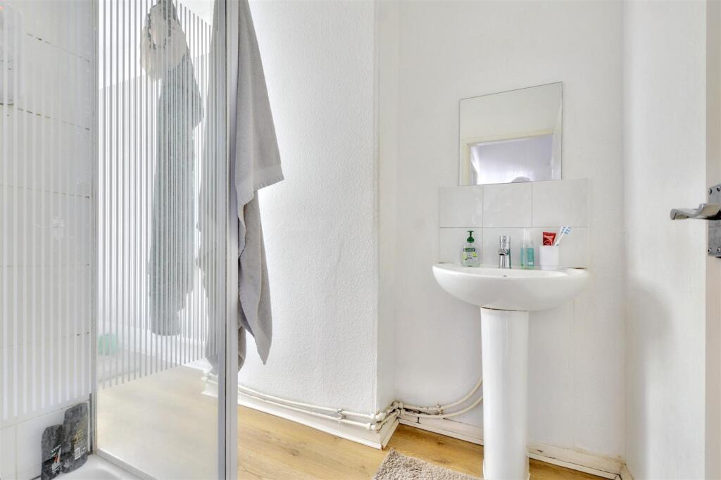 Shower Room_2.jpeg