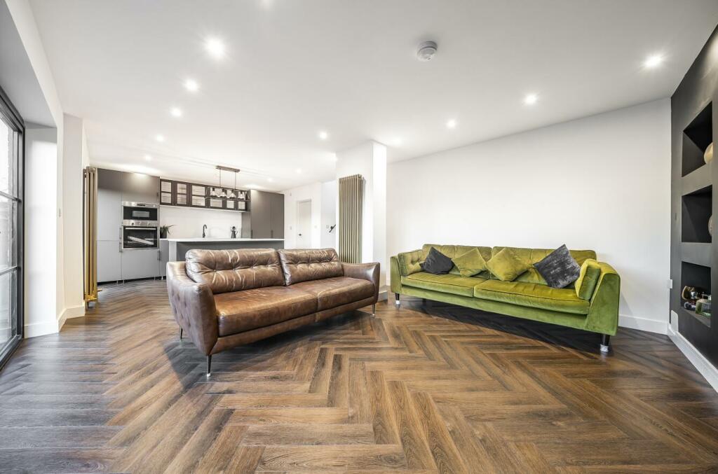 Davidson Frost-Wellings, DFW, Ivinghoe Road, Bushe