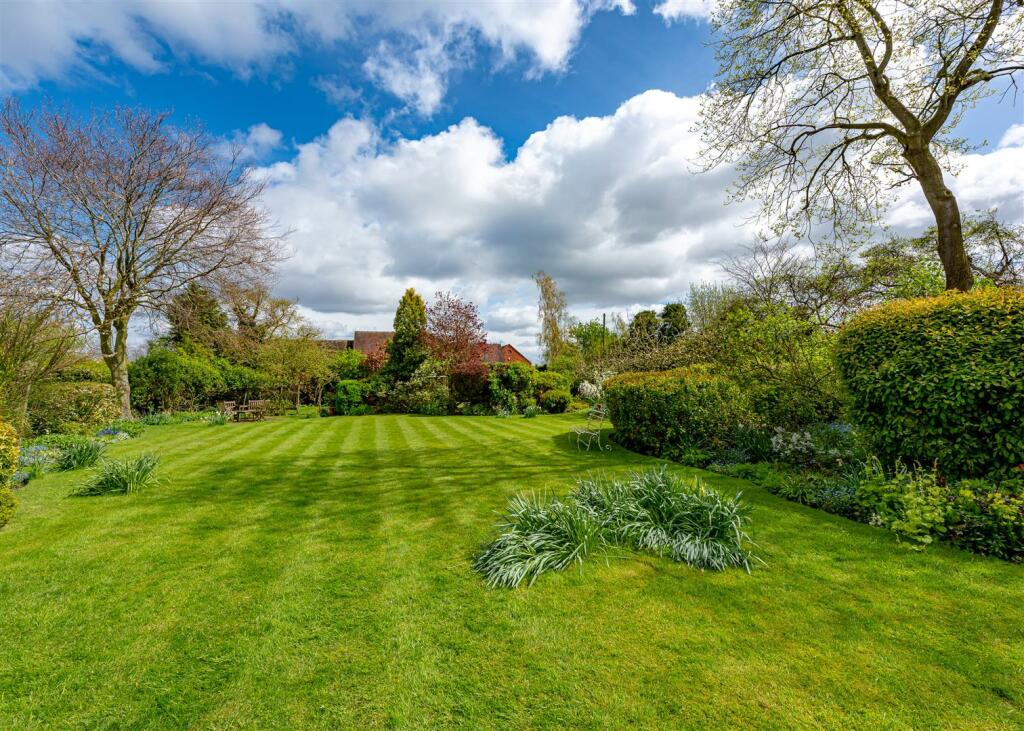 Leafields Farm-external7.jpg