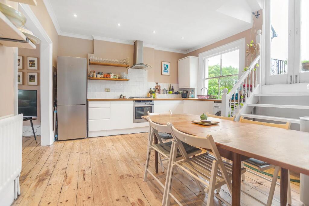 Kitchen Diner (2).JPG