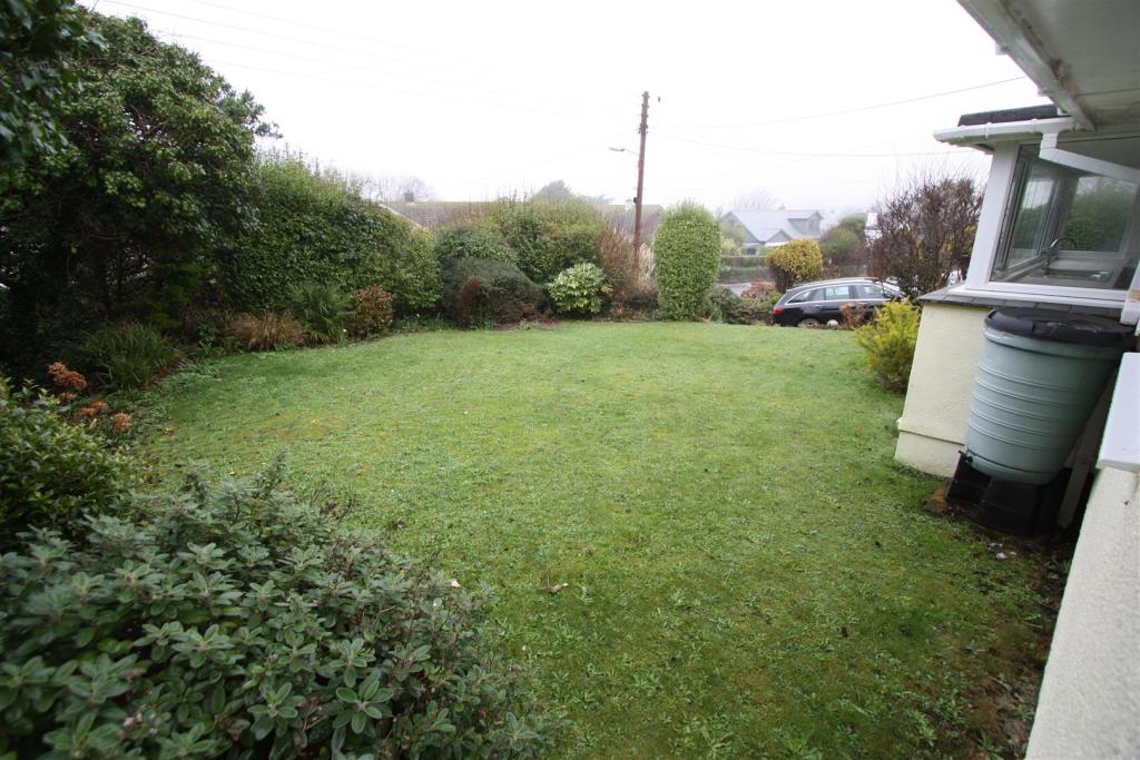 17 Gustory Road Front Garden
