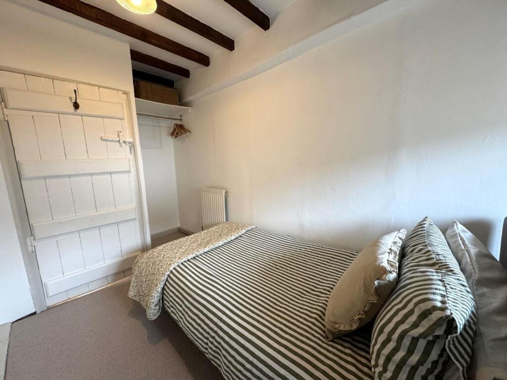 bed 3.jpg