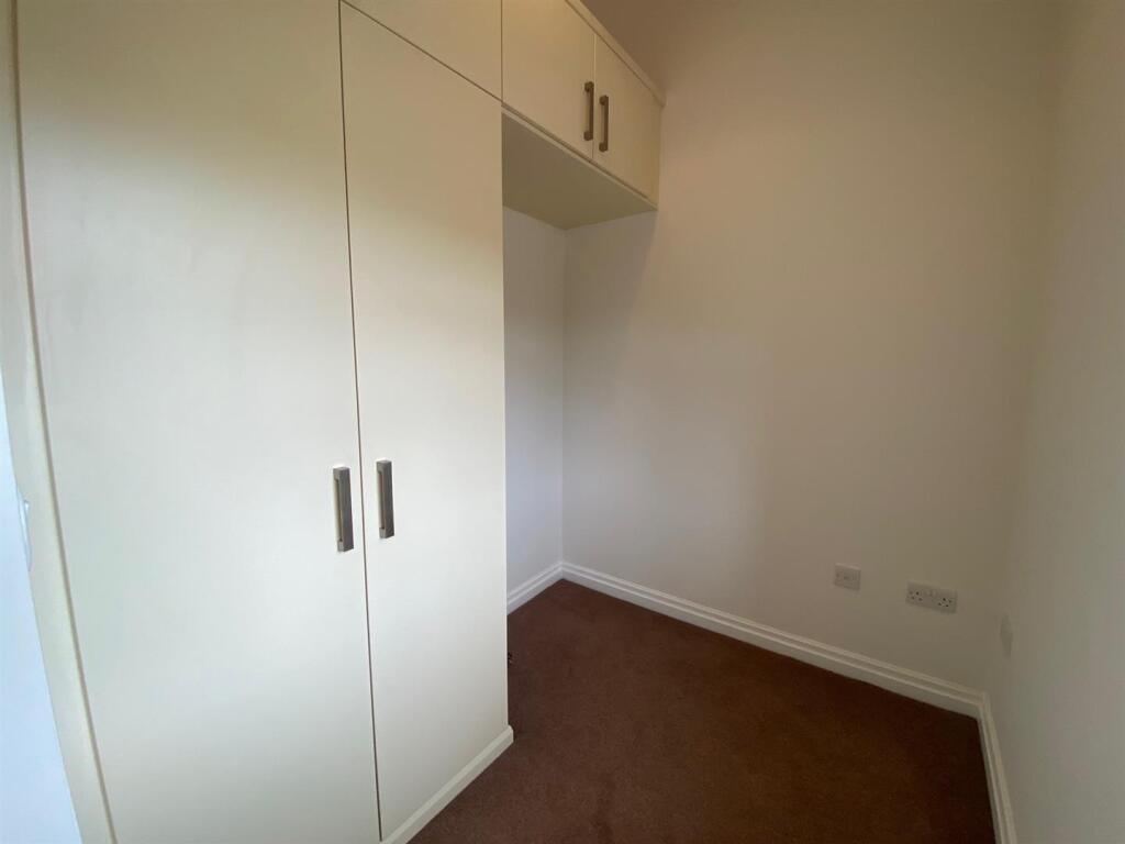 BEDROOM.jpg