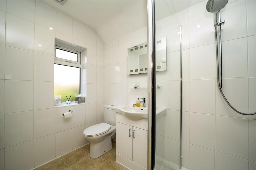 Davidson Frost-Wellings, DFW, Chiltern Avenue, Bus