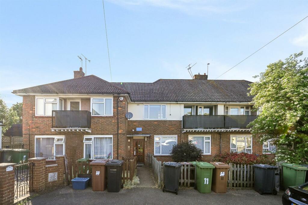 BCLR - 11 Felton Close - Exterior (4).jpg