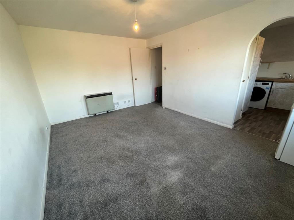 Frontroom.jpg