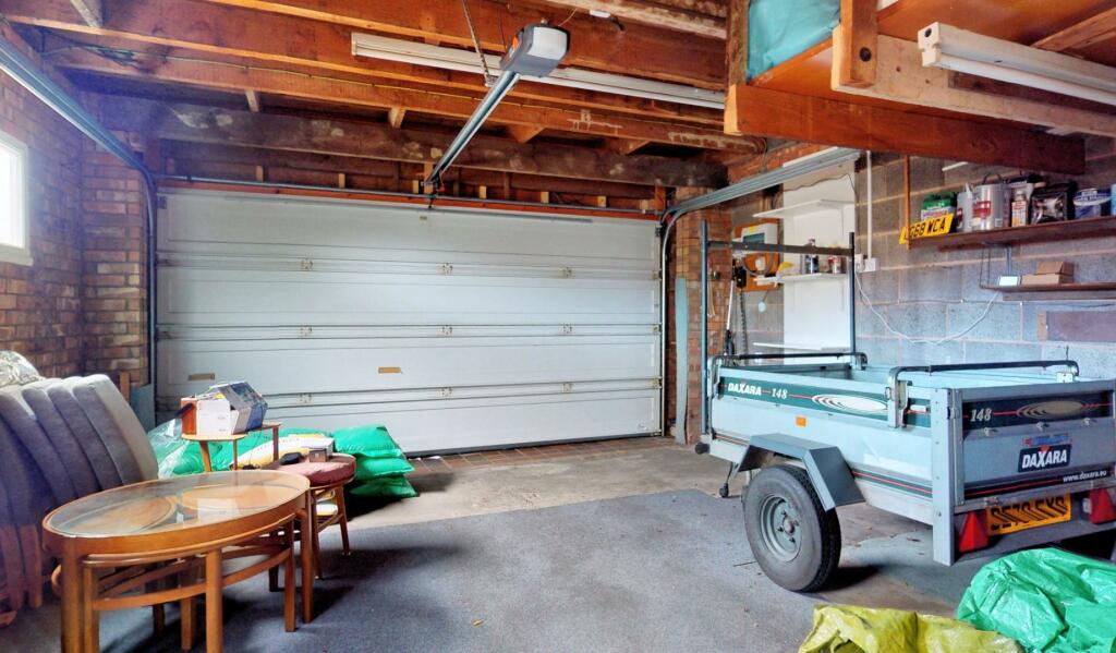 DOUBLE GARAGE