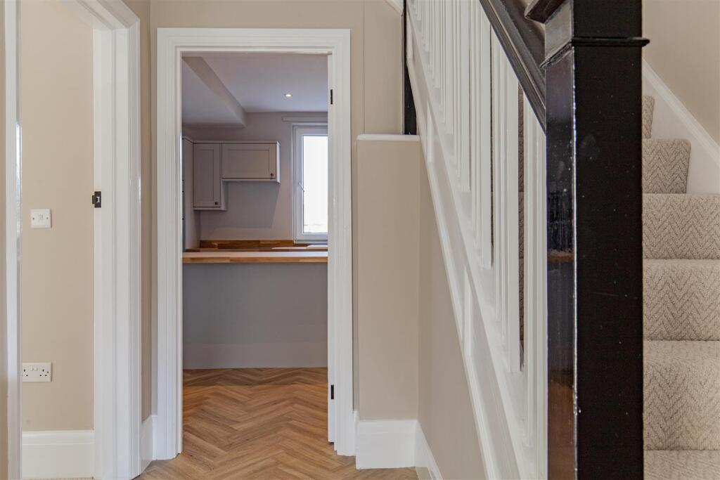 Entrance Hall-3.jpg