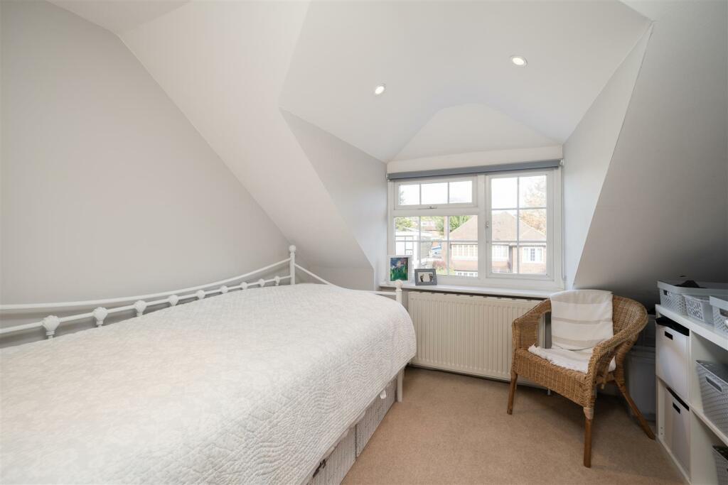 Preston Road 4- bed (6).jpg