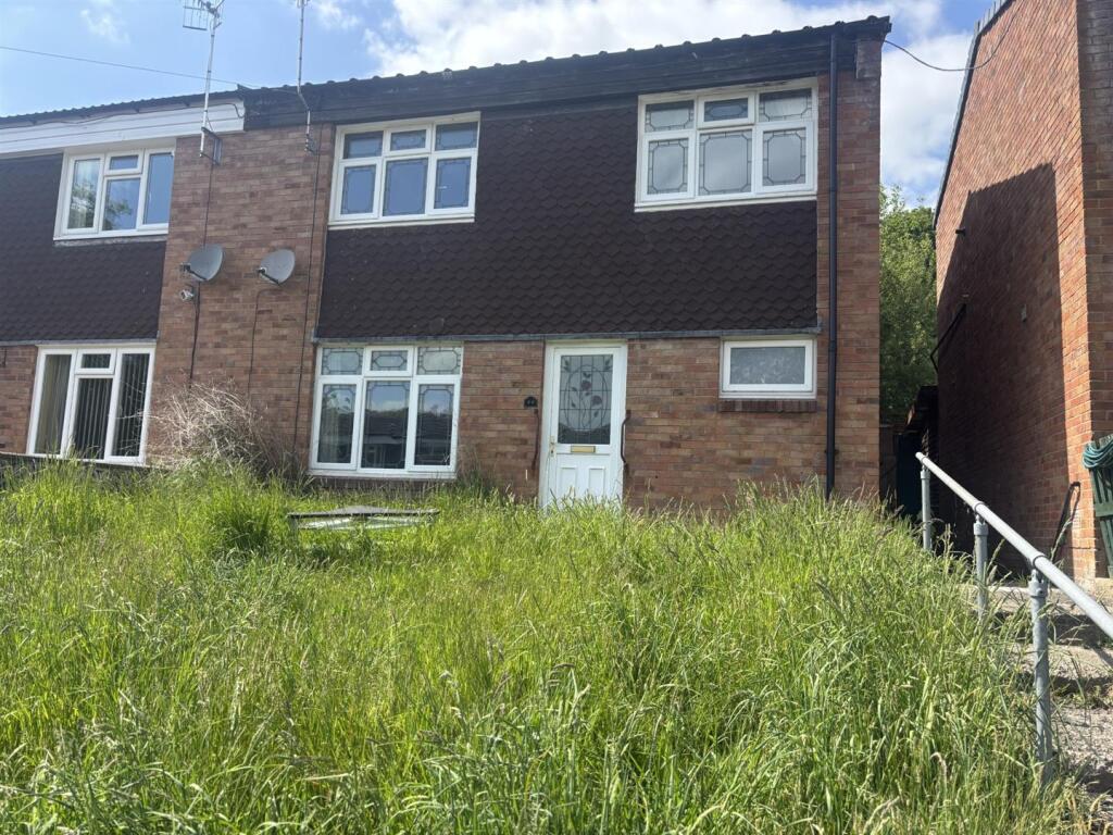 Accommodation Comprises: