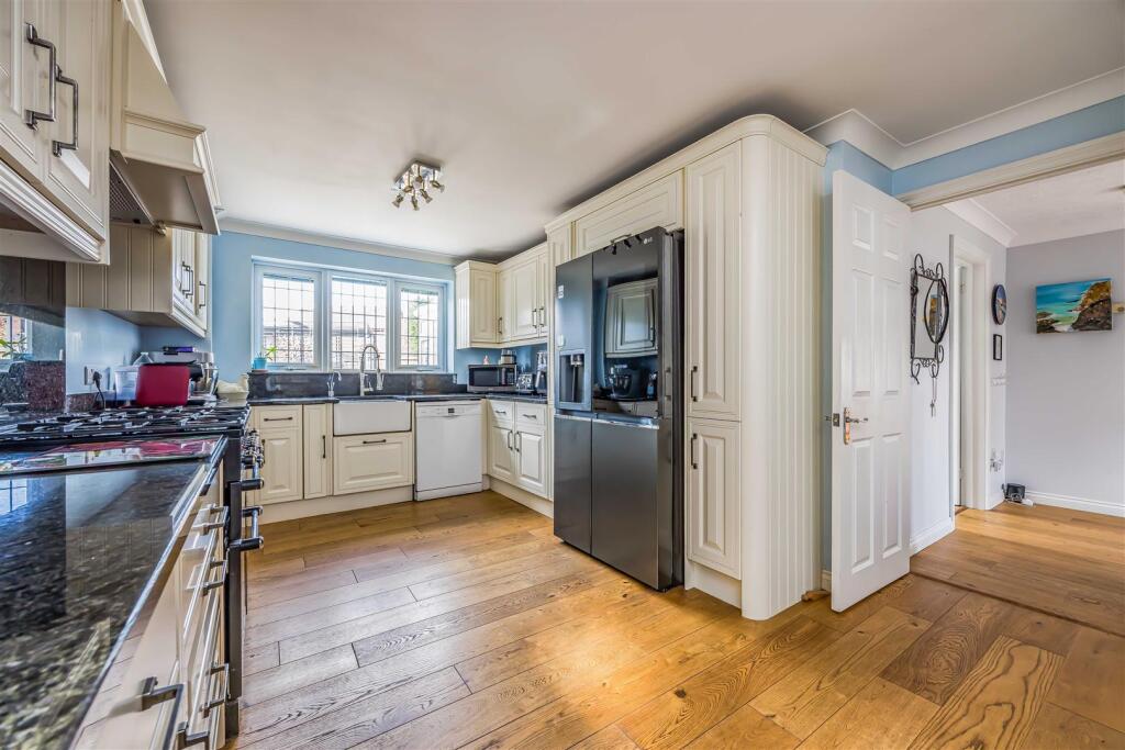 8 Topaz Grove, Waterlooville-Small-PorticoMarketin