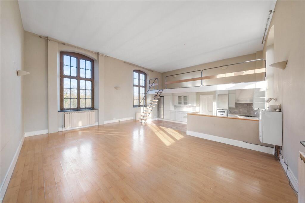 Reception/Kitchen