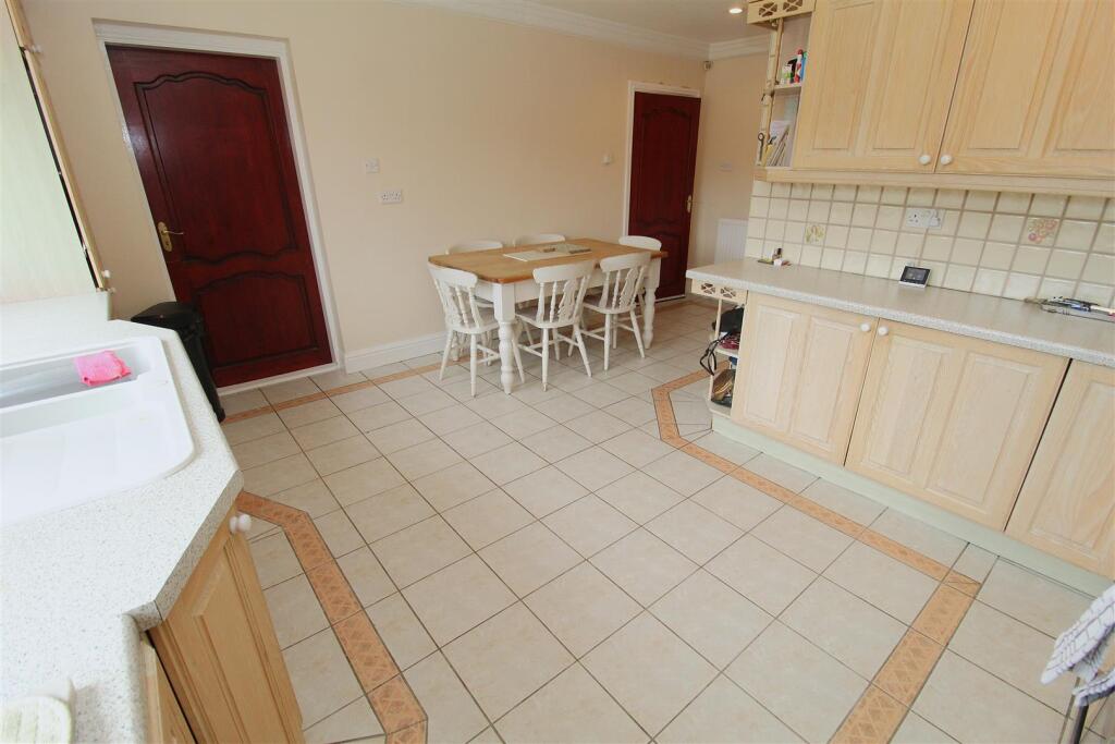 Kitchen/Breakfast Room