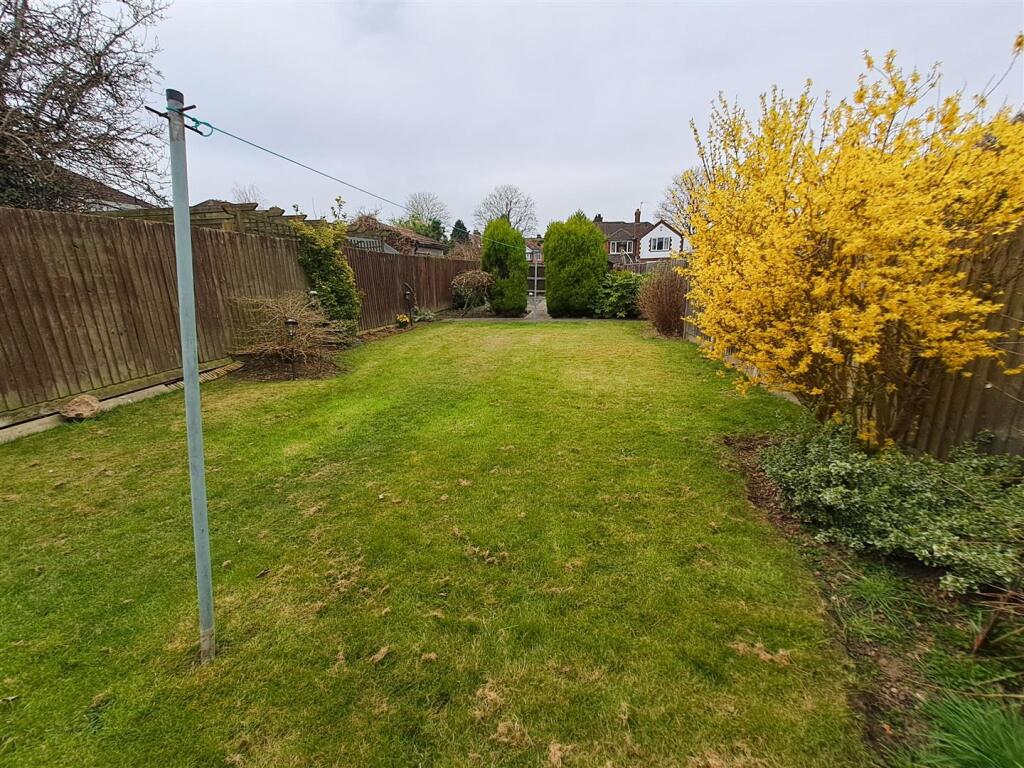 Good Size Rear Garden