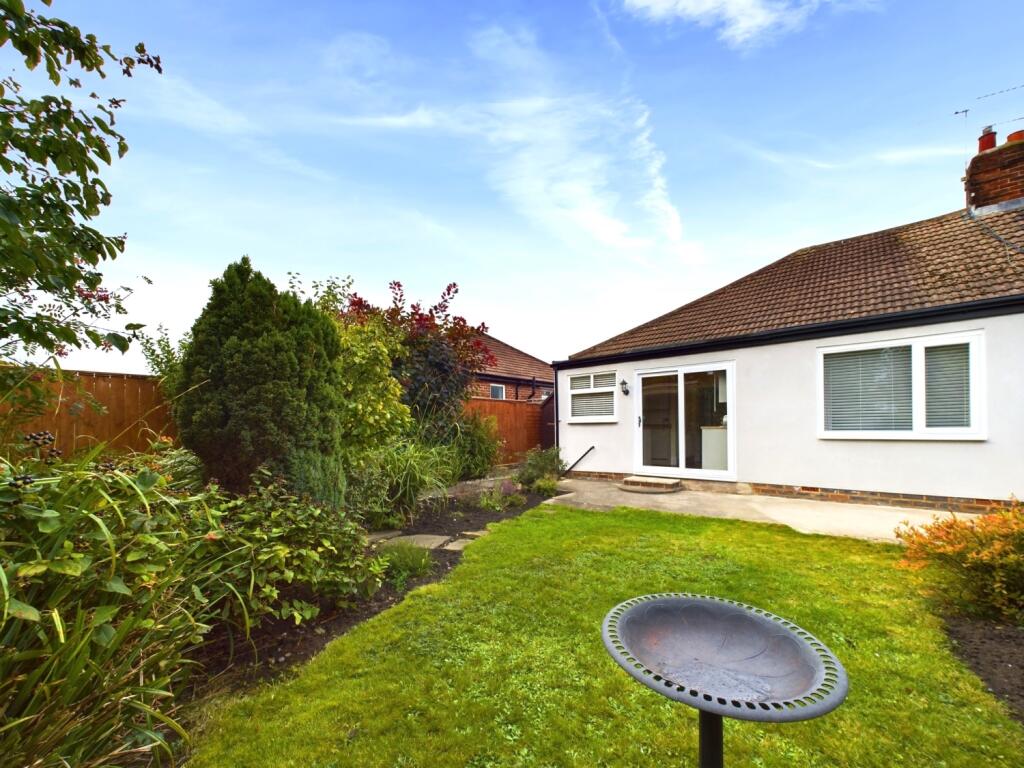 CAM02195G0-PR0051-STILL024