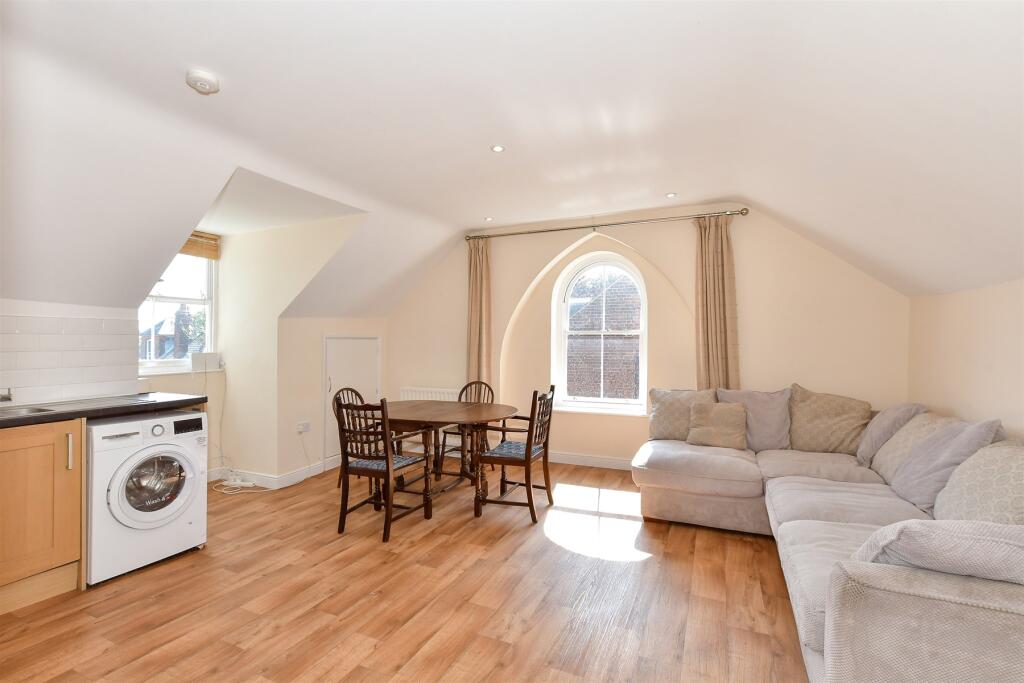 Lounge/ Kitchen/ Diner