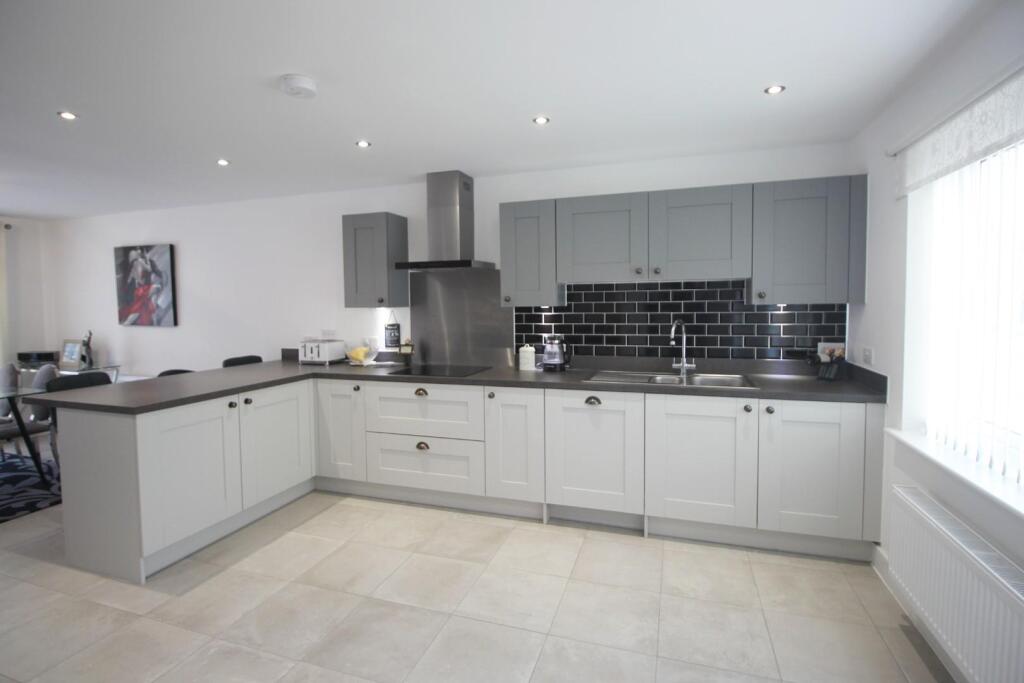 Kitchen 1.JPG