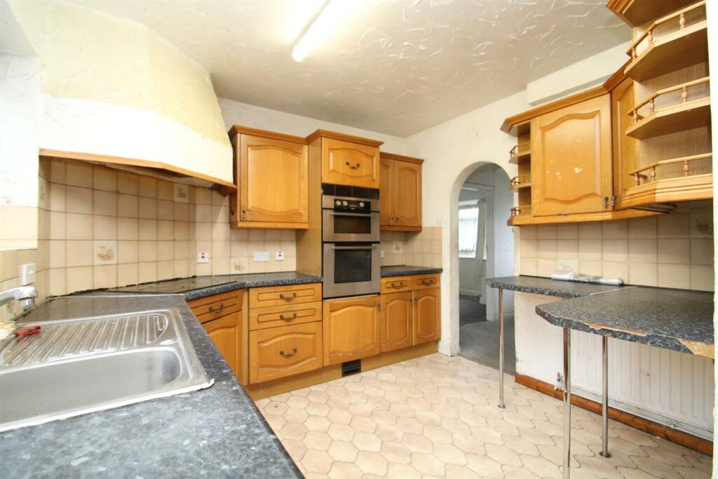 Kitchen 1.JPG