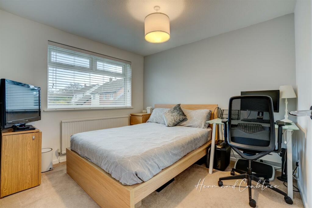 Launcelot Crescent, Thornhill, HernCrabtree (22).j