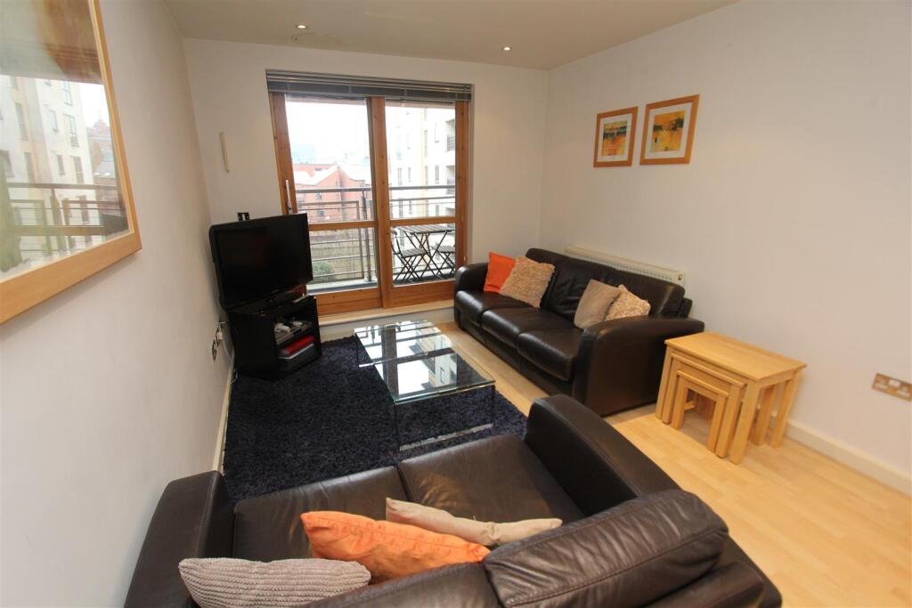 Living Room 1.JPG