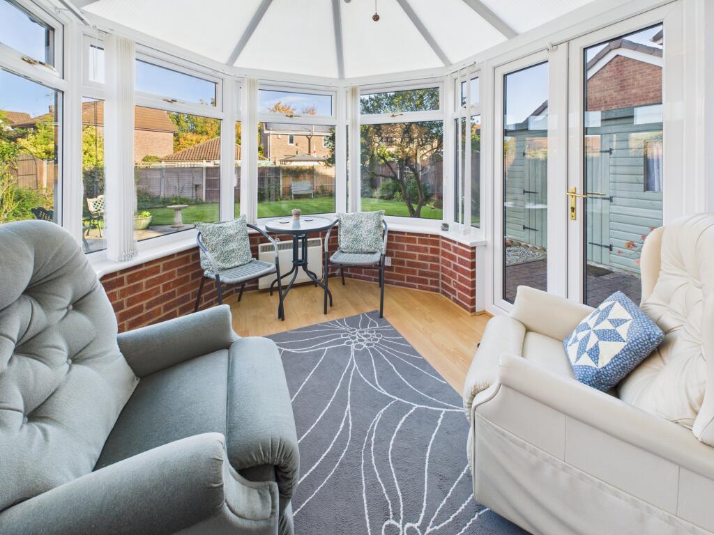 CAM02871G0-PR0634-STILL008