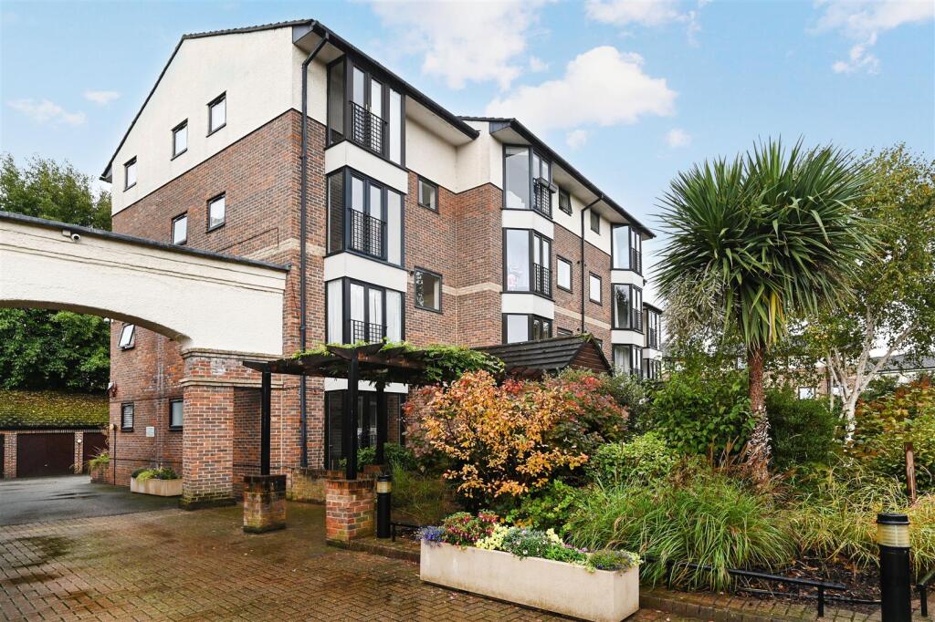 Barnfield-Place (12).JPG