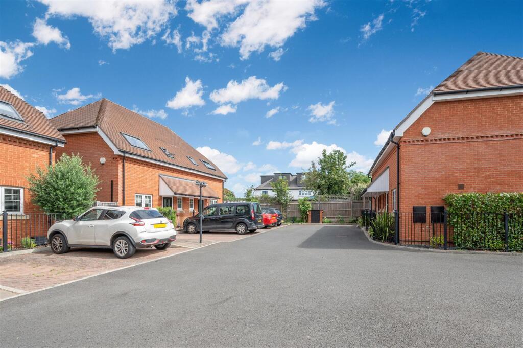 OSBORNE CLOSE-42.jpg