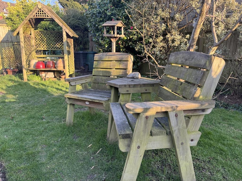 25 - Seated area.jpg