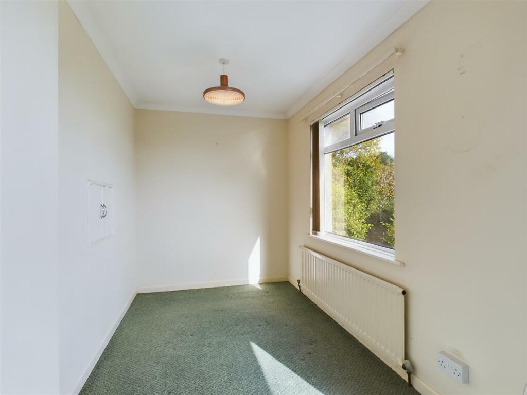 Dining Area.jpg