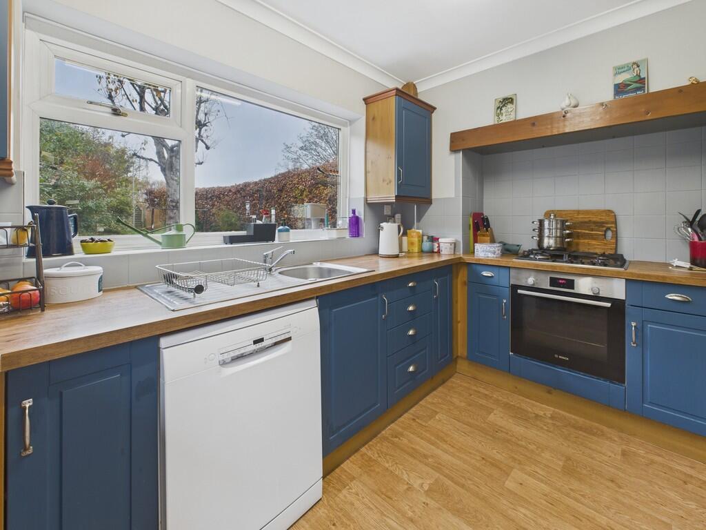 CAM04273G0-PR0217...