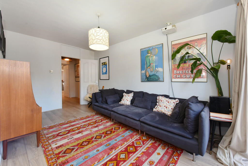 132 parkside esta...