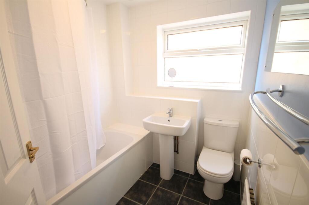 Bathroom.JPG