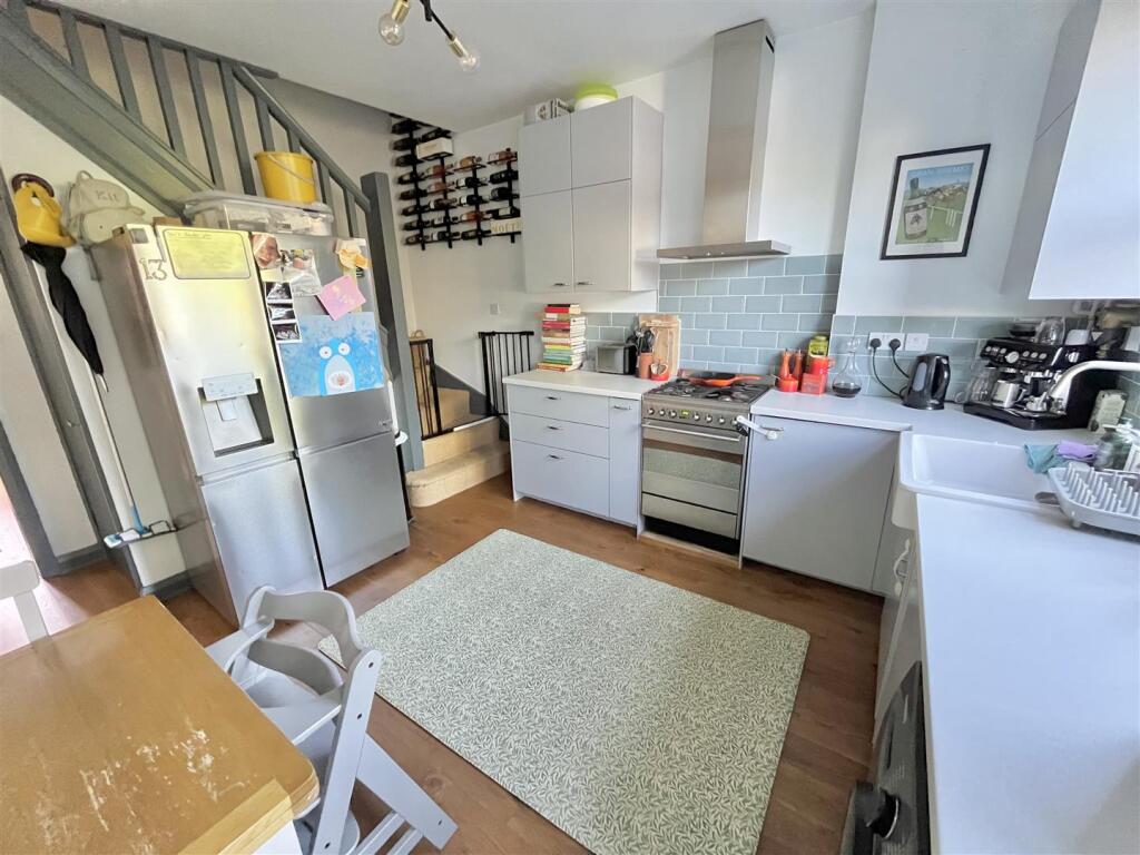 Dining Kitchen Aspect 3