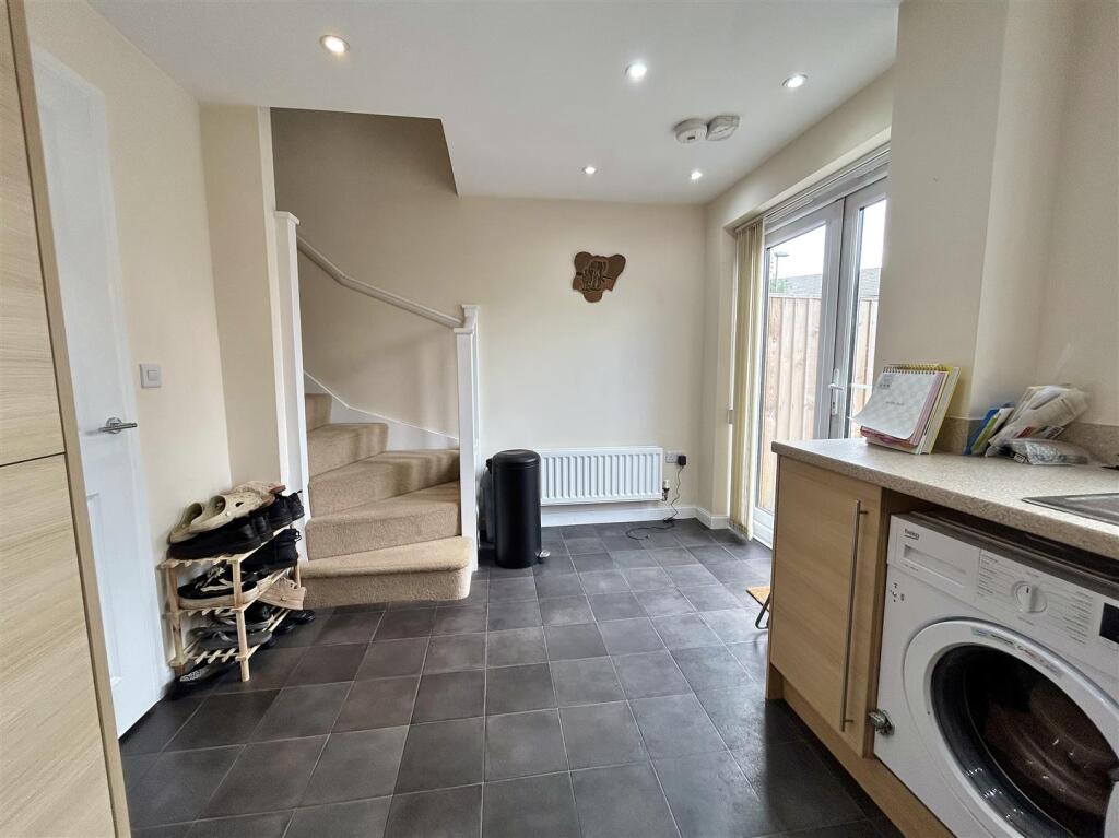 Kitchen Dining Area