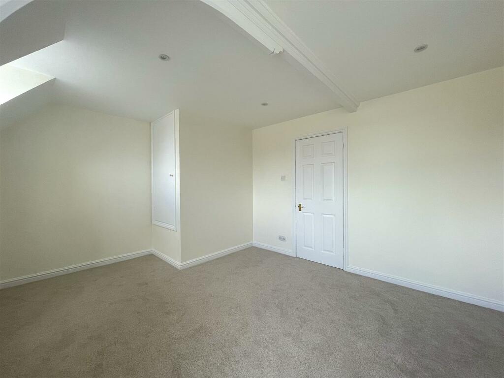 Bedroom One (3).jpeg