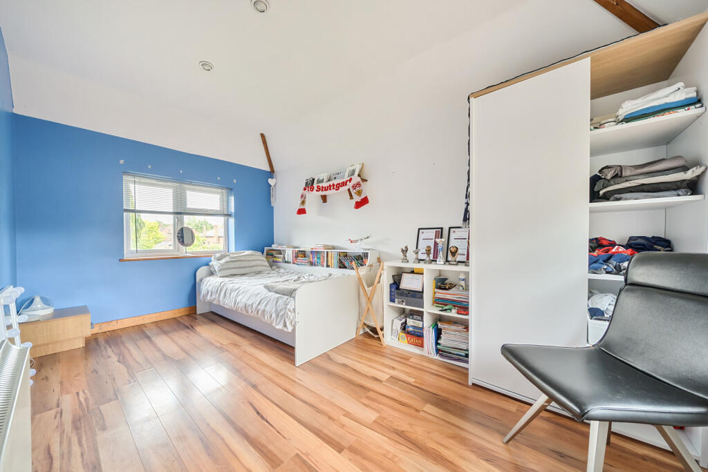 1295519-2-682b0d8...