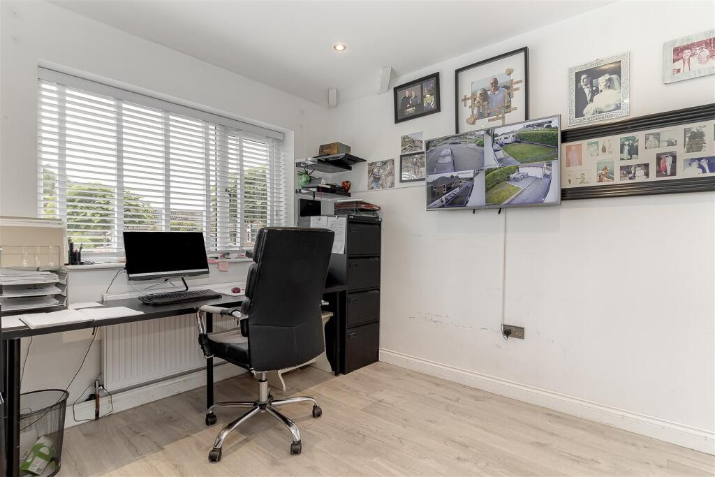 Bedroom 3 - Office.jpg