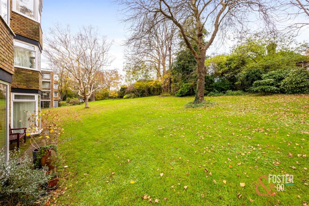 Varndean Drive, Monterey Court, 4-017.JPG