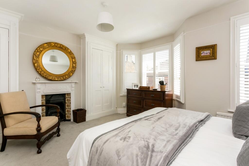 37 Queens Road 28...