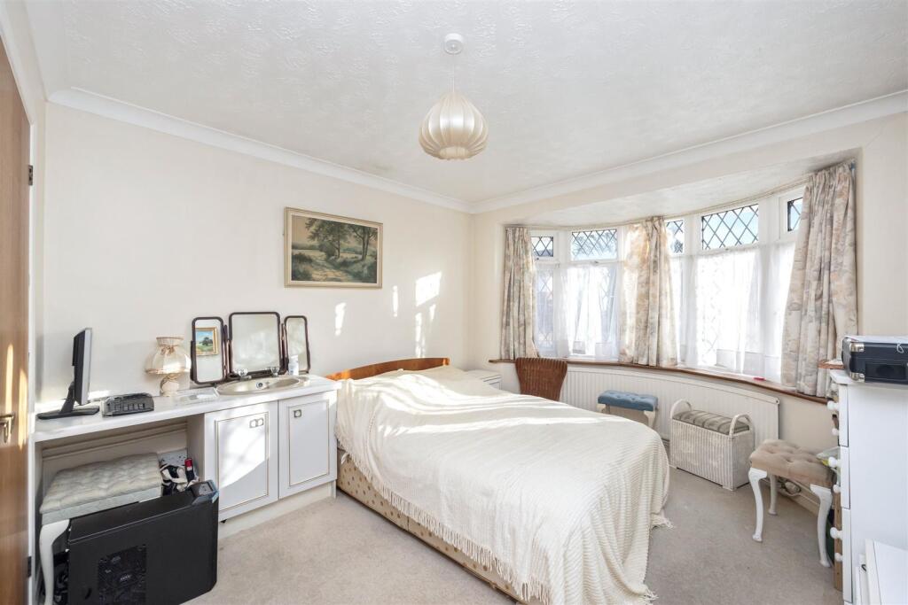 Larkfield Way 20 BEDROOM 1.jpeg