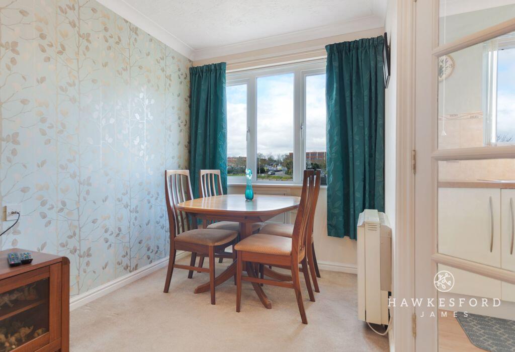 Riverbourne Court, Sittingbourne - Lounge/diner