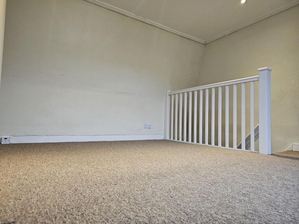 Bedroom 2/Office