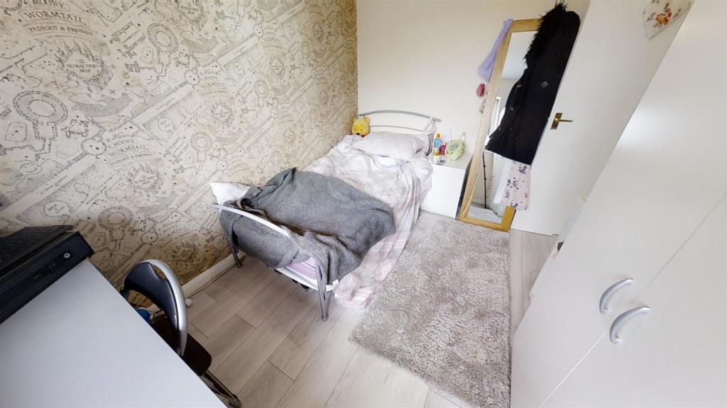 bedroom 2 .jpg