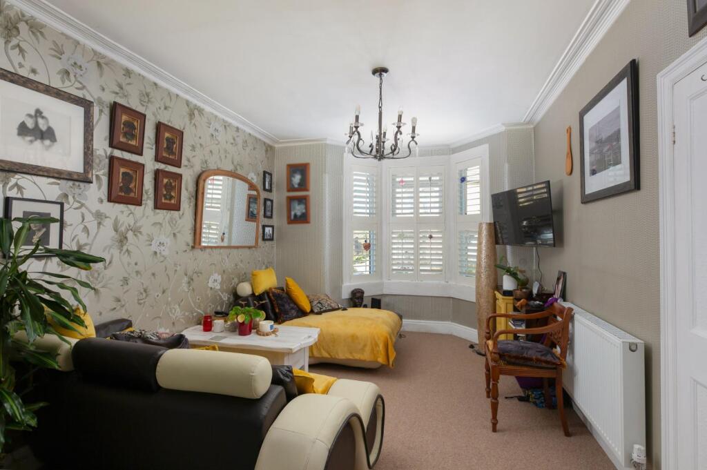 28 Hawthorne Grove-22.jpg