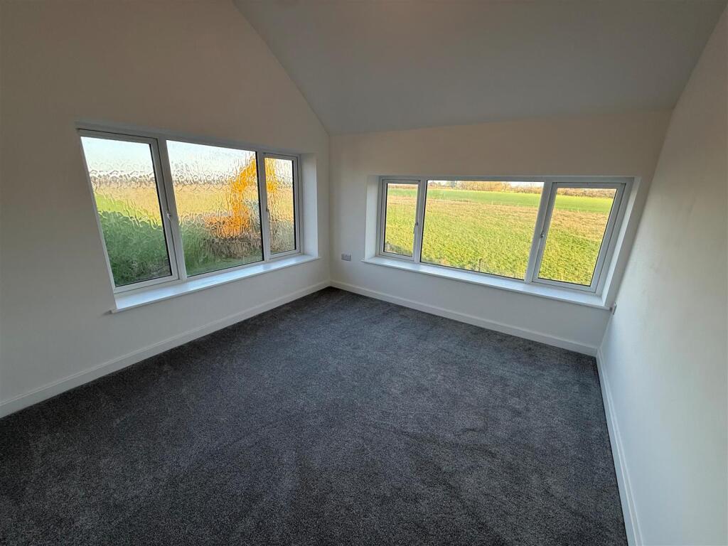 Oats House Bedroom 1.jpg