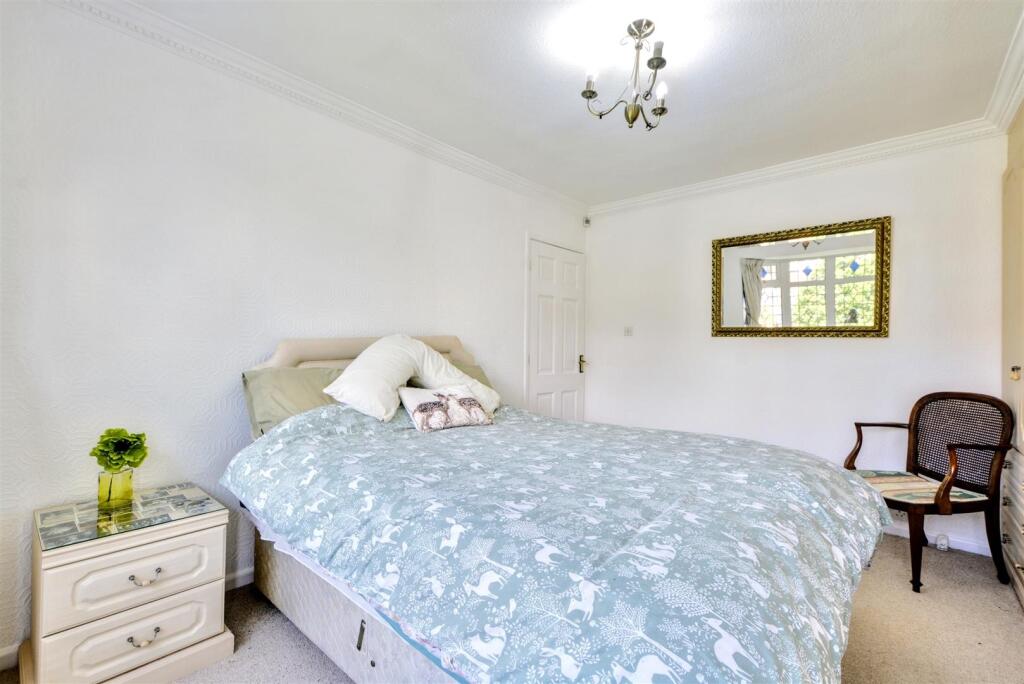 Bedroom 1_2.jpeg