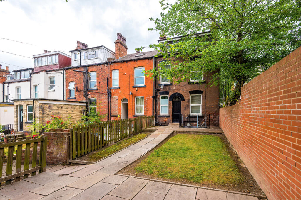 16 Buckingham Mount External Back 1